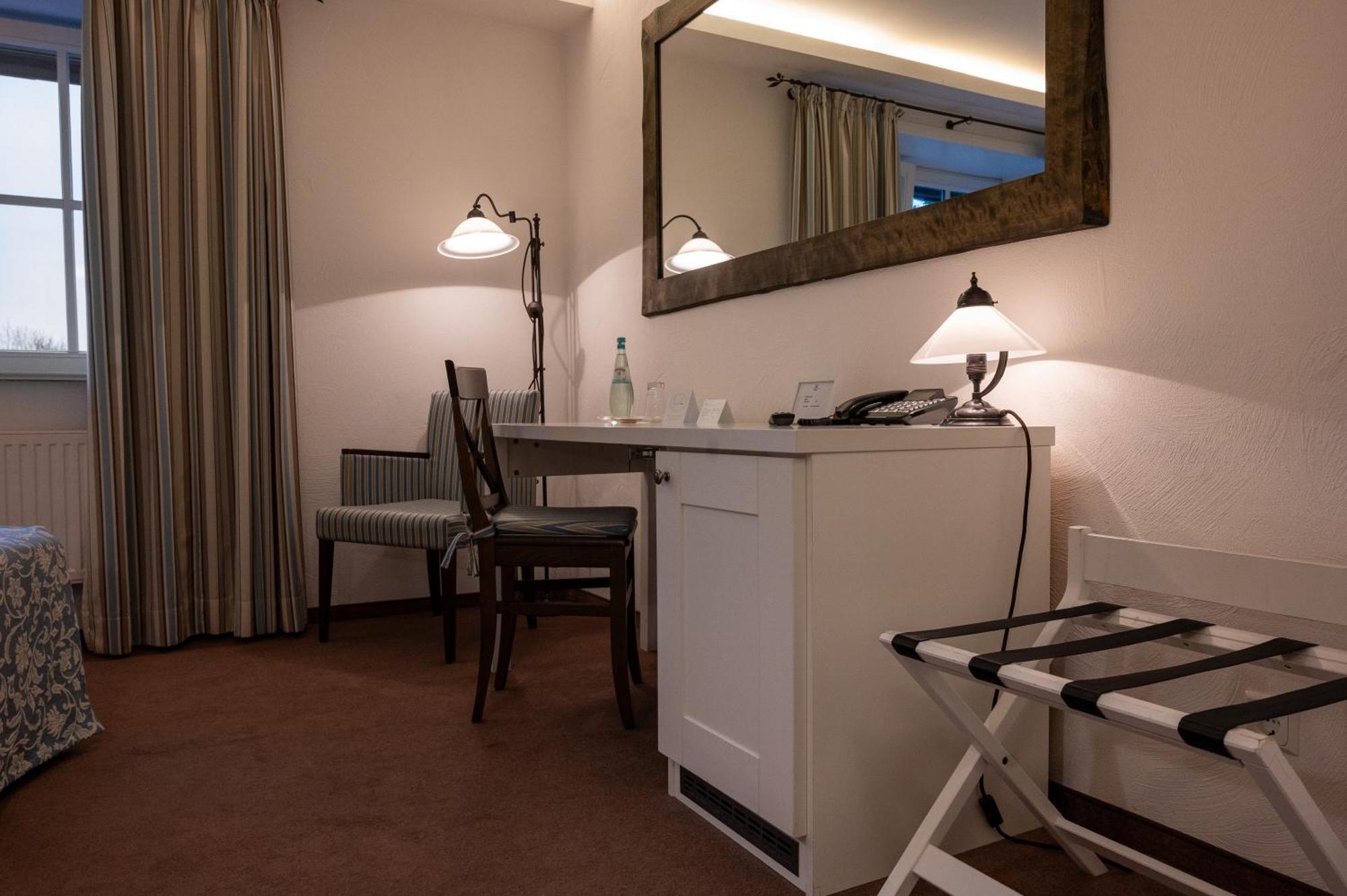 Landhotel Jann Hinsch Hof Winsen Екстериор снимка